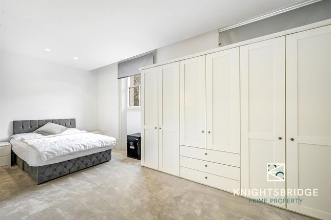 Flat to rent in Buckingham Gate, St James's