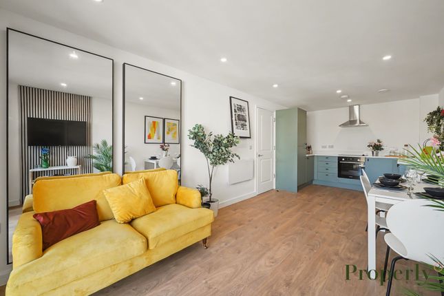 1-bed flat on Flat 69, Bassett House, London, £280,000