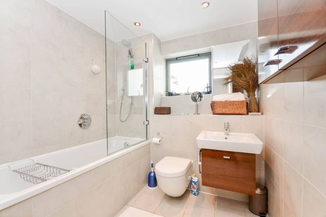 Flat for sale in Elbe Street, Sands End, London