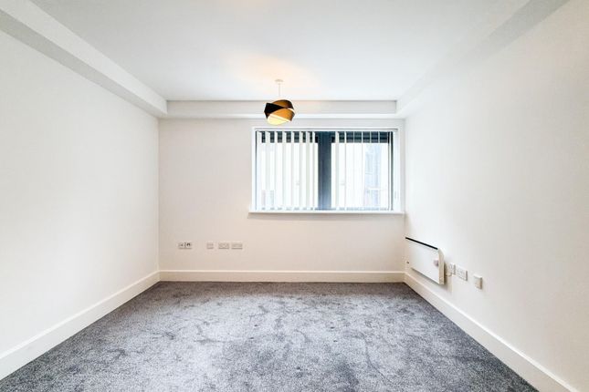 2-bed flat on Flat 11, Centro, Charles Street, Bristol, £1,500/mo