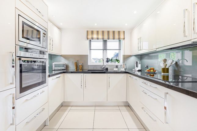 Flat for sale in 4 Lombard Road, London