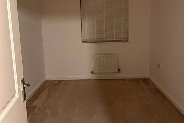 Flat 6, Swordfish House, Hayes photo 4
