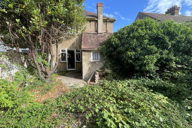 33, Ashdale Avenue, Bedford photo 2