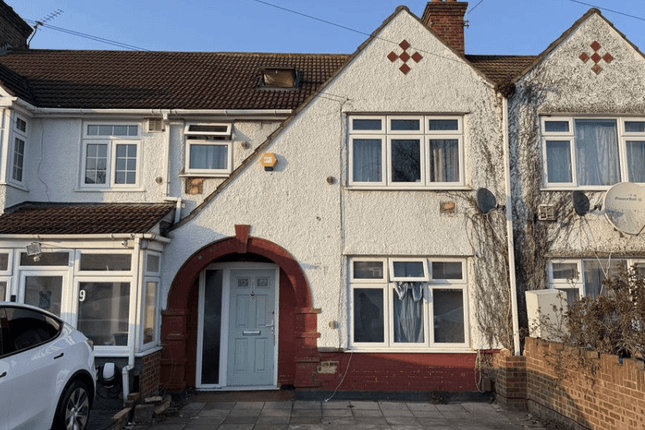 4-bed house on Meadowbank Gardens, Hounslow, £625,000