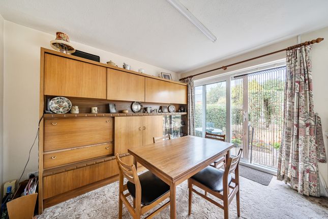 6, Heathfield Close, Henley-on-Thames photo 4
