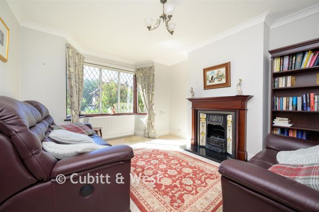 90, Epsom Lane South, Tadworth photo 4