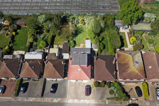 25, Beech Avenue, Enfield photo 4