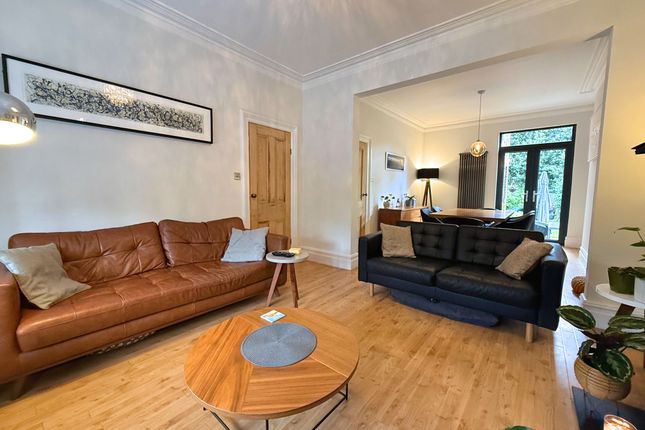 6 Mornington Road, Sale photo 3