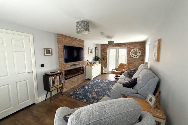 1, Lilly Lane, Weymouth photo 2