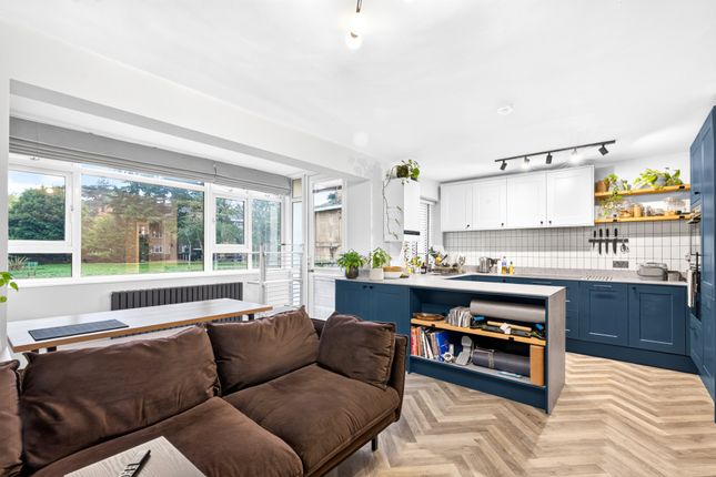 Smithwood Close, London photo 2