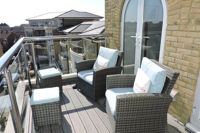 50, Hamilton Quay, Sovereign Harbour North photo 3