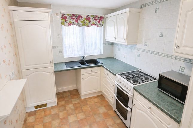 21, Cavalier Close, Chadwell Heath photo 4