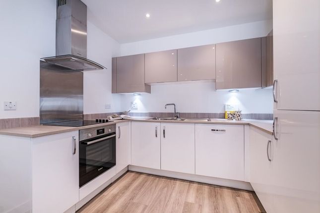 Flat 305, Cavalry Court, 31, Brumwell Avenue, London photo 4