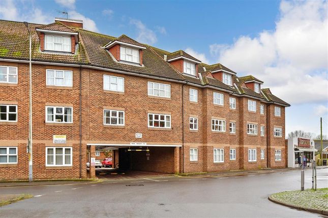 Flat for sale in Prospect Road, Hythe, Kent