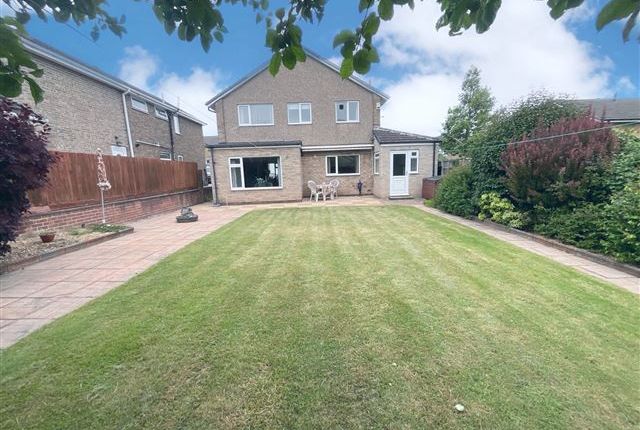 17, Whiston Grange, Rotherham photo 2