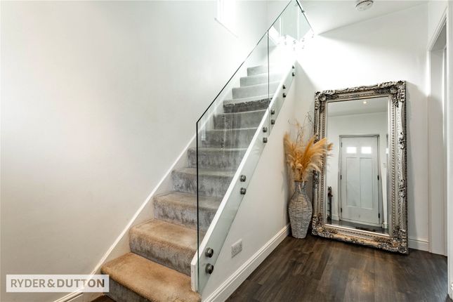 17, Parkfield Drive, Manchester photo 2
