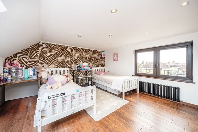 47, Unwin Road, Isleworth photo 2