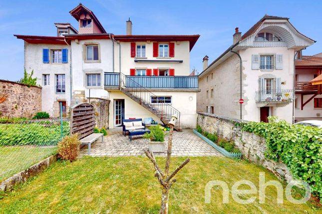 Thumbnail Villa for sale in Estavayer-Le-Lac, Canton De Fribourg, Switzerland