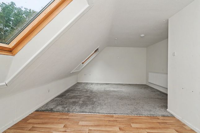 25 Sylvancroft, Preston photo 5