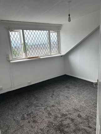 28, FARCLIFFE ROAD FLAT 4, BRADFORD photo 4