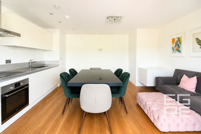 Flat 7, Arrandene House, London photo 2