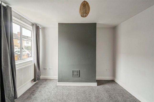 25, Riviera Parade, DONCASTER photo 4