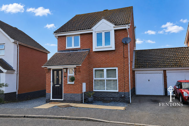 3-bed house on 6, Lulworth Close, Clacton-on-Sea, £300,000