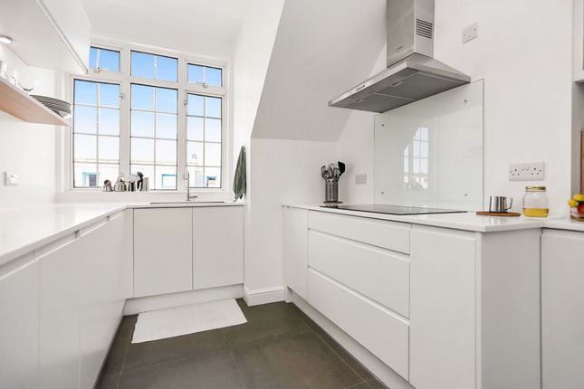 Second Floor Flat, 19 Palmeira Avenue, Hove photo 4