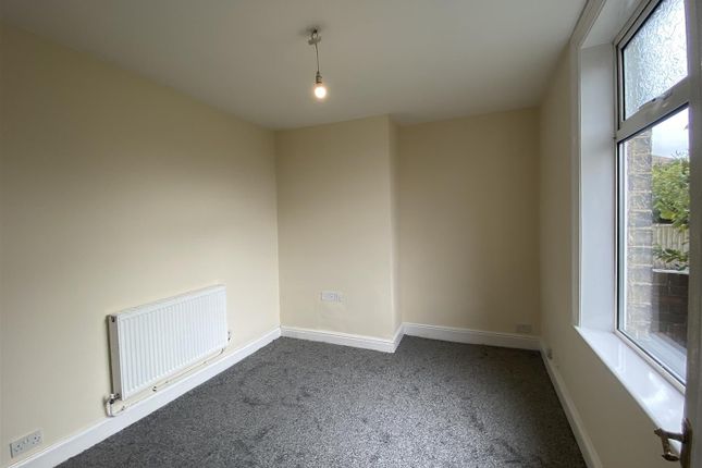 3, East Croft, Bradford photo 5
