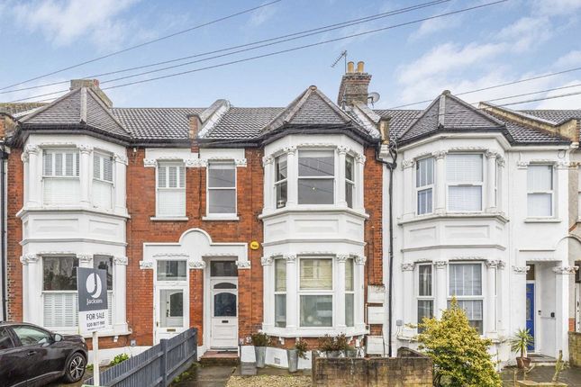 Thumbnail Flat for sale in Gleneagle Road, London