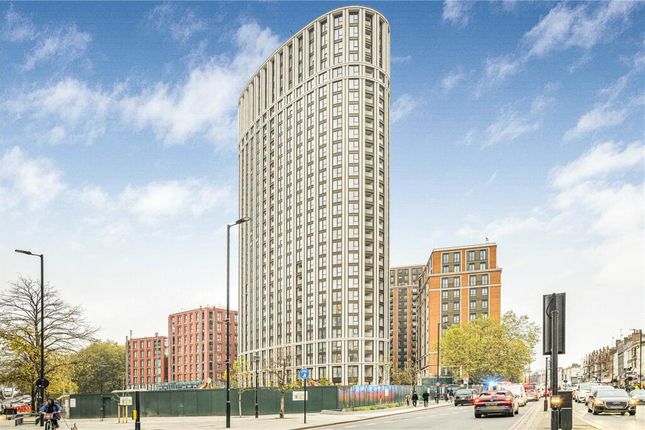 Flat for sale in Newcastle Pl, London