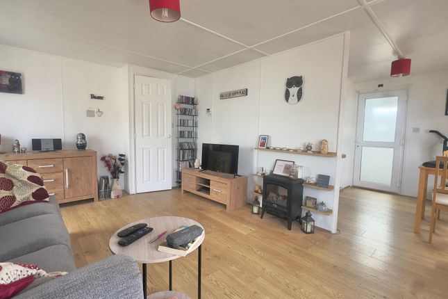 66, Hutton Park, Weston-super-Mare photo 2
