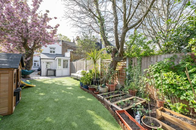Property for sale in Idmiston Road, London