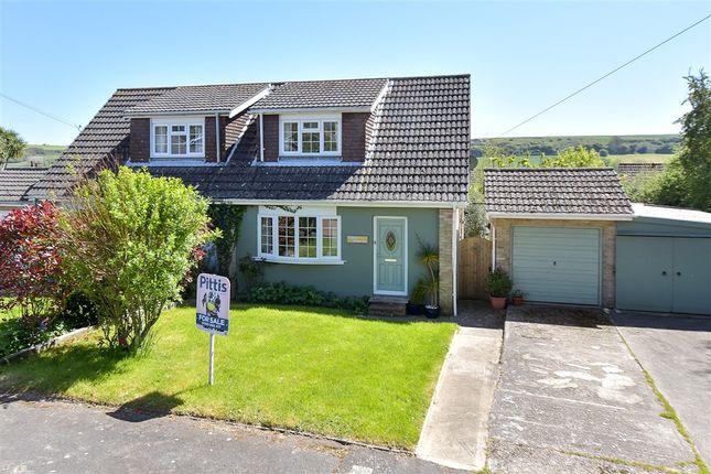 2-bed house on Laceys Lane, Niton, £375,000