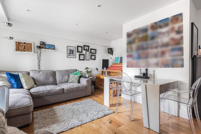 Flat for sale in Potters Bar, Hertfordshire