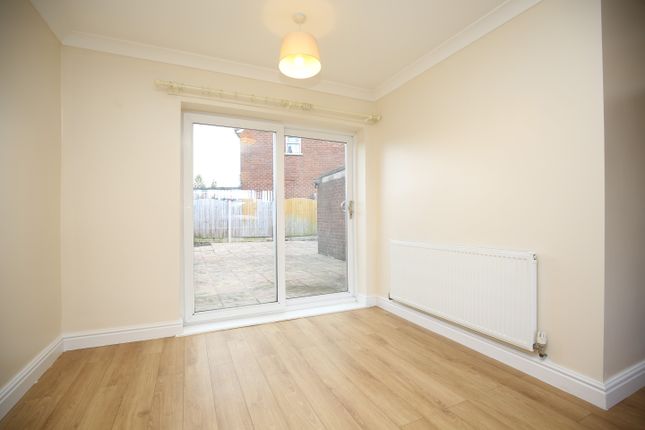 End terrace house to rent in Mythe View, Atherstone