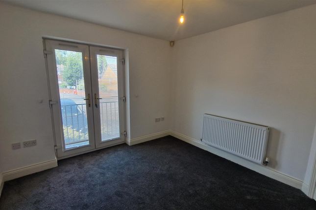 Flat 16, Stone Pillar Court, Bucknall Old Road, Stoke-On-Trent photo 3