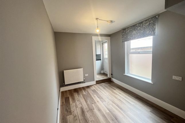 48, Crofton Park, Yeovil photo 5