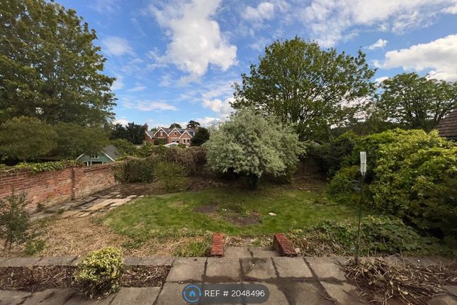 Bungalow to rent in Claremont Road, Marlow