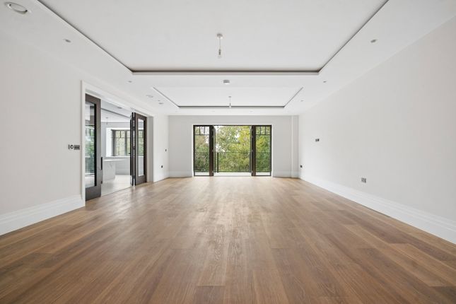 7, Flat  Wildacre, Northwood photo 2