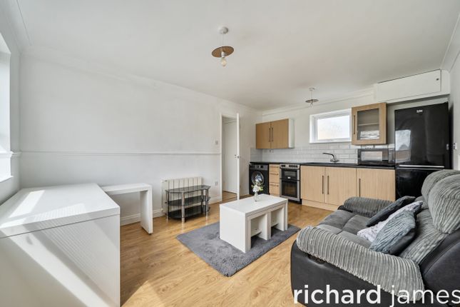 91, Copse Avenue, Swindon photo 4