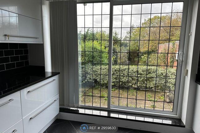 Randall Avenue, Randall Avenue, London photo 5