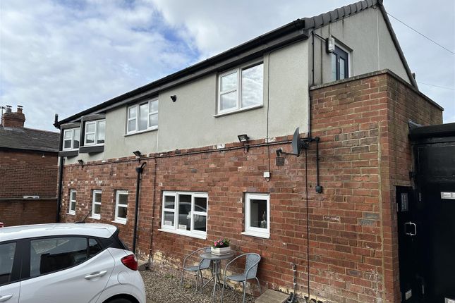 Thumbnail Flat to rent in Bramley Close, East Ardsley, Wakefield