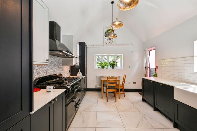 Peartree Cottage, Harberts Road, HARLOW photo 4