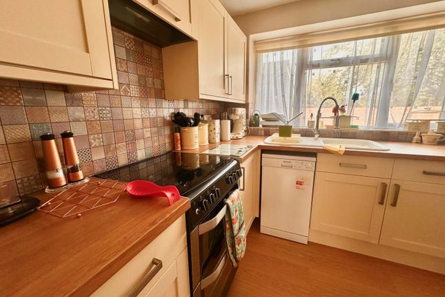 10, Northumberland Court, Fletching Road, Eastbourne photo 4