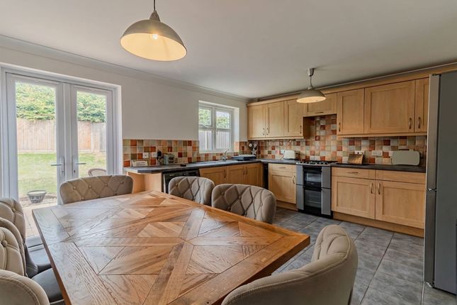 9 Six Acre Close, Leicester photo 4
