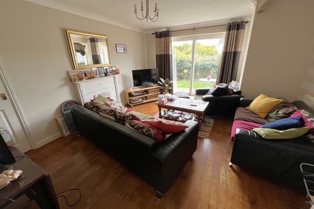 17 , Knowles Close, Halstead photo 3