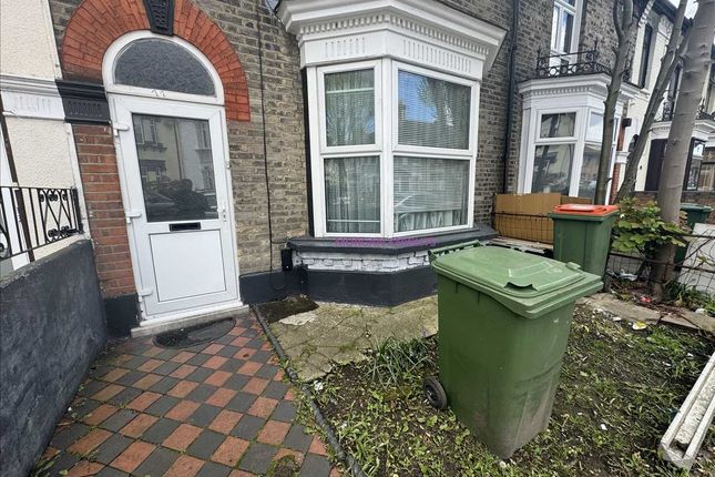 Room to rent in Bendish Road, London