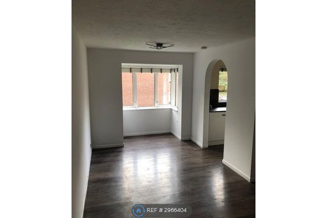 Flat, Westwood Court High Street, West End, Southampton photo 3