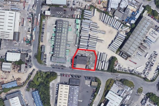 Light industrial to let in Vehicle Workshop, Pennine View, Batley, West Yorkshire